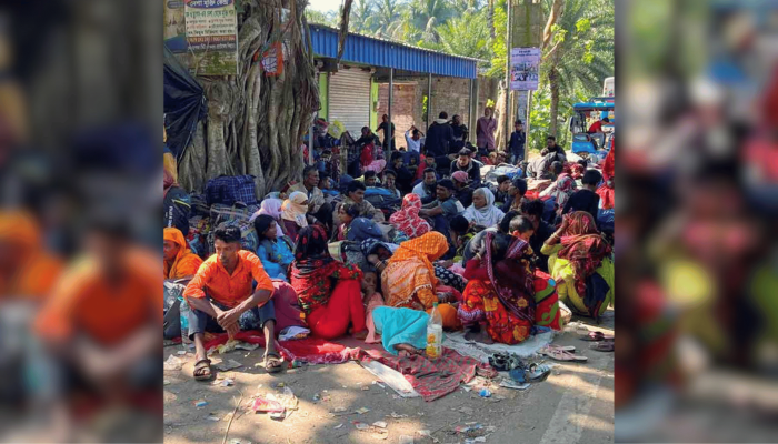 বাংলাদেশে ঢুকতে ভারতীয় সীমান্তে হঠাৎ শত শত মানুষের ভিড়