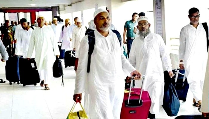 পবিত্র হজ শেষে দেশে ফিরতে শুরু করেছেন হাজিরা