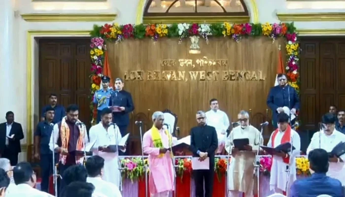 নতুন ও পুরোনো মুখের সমন্বয়ে পূর্ণাঙ্গ মন্ত্রিসভা সাজালেন শুভেন্দু