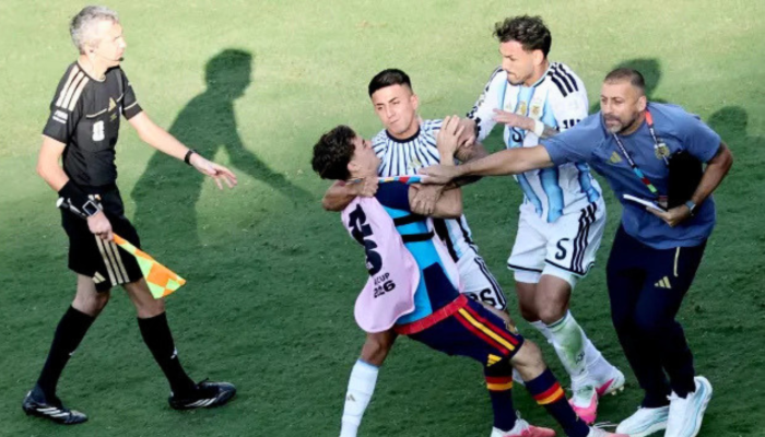 ফাইনালের পর মারামারি: ফিফার তদন্তে বড় শাস্তির মুখে আর্জেন্টিনা