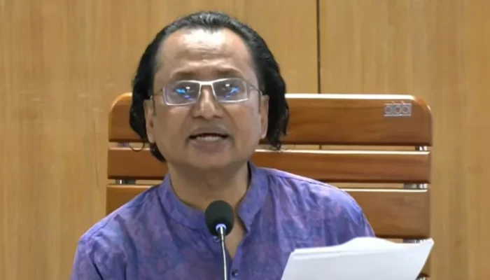 রাজধানীতে কিছুটা লোডশেডিং মেনে নিতে হবে: তথ্য উপদেষ্টা