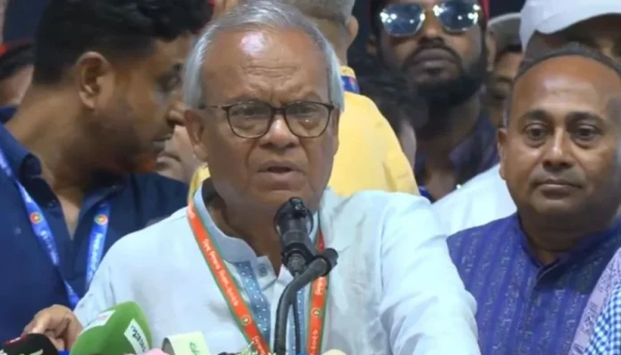সড়কে চাঁদাবাজি ও মাফিয়াবৃত্তি রুখবে নতুন শ্রমিক কমিটি: রিজভী