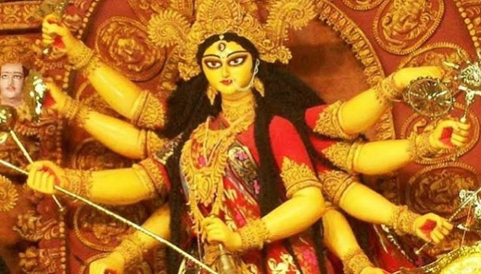 দেশজুড়ে শুরু হলো শারদীয় দুর্গোৎসব, মণ্ডপে মণ্ডপে মহাষষ্ঠী পূজা