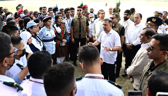 ডেঙ্গু পরিস্থিতি ও পরিচ্ছন্নতা দেখতে আকস্মিক পরিদর্শনে প্রধানমন্ত্রী